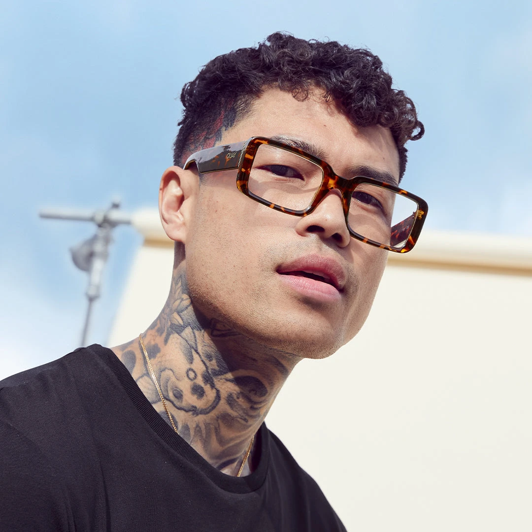 Quay YADA YADA BEVEL BLUE LIGHT